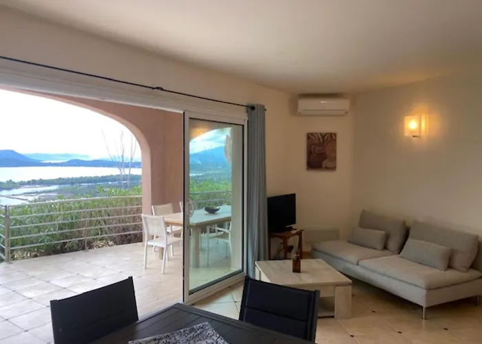 Eden Blue F4 3 Avec Vue Imprenable Sur La Baie De Saint-cyprien Apartment Zonza